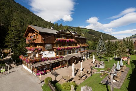Aqua Bad Cortina - Curtina 1315: mineral water and historic baths