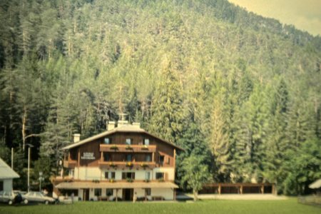 Aqua Bad Cortina - Curtina 1315: mineral water and historic baths