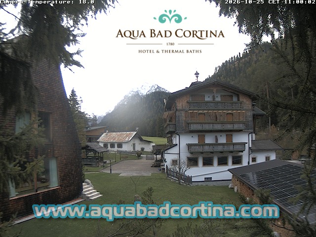 Webcam Aqua Bad Cortina – the courtyard and garden