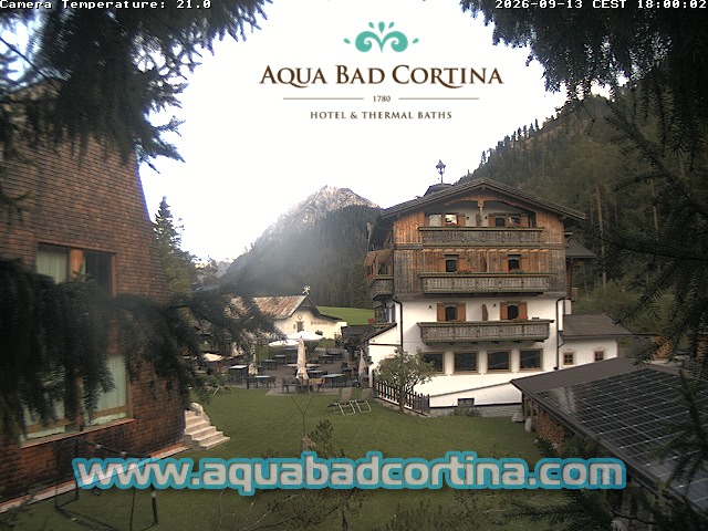 Webcam Aqua Bad Cortina – the courtyard and garden