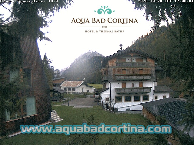 Webcam Aqua Bad Cortina – the courtyard and garden