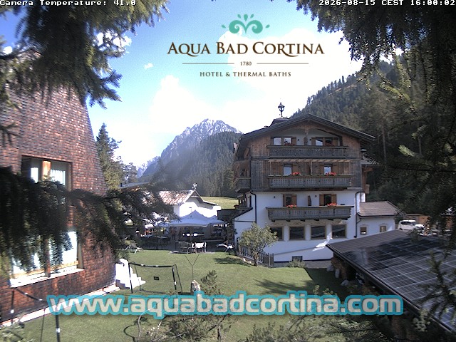 Webcam Aqua Bad Cortina – the courtyard and garden